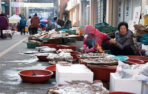 實(shí)拍韓國(guó)鄉(xiāng)下地?cái)偧袌D片