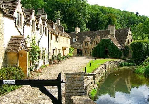 英國(guó)庫(kù)姆堡 原味小鎮(zhèn)情懷圖片